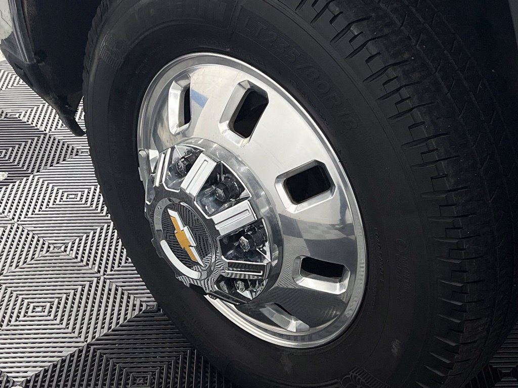 Used 2024 Chevrolet Silverado 3500 LTZ w/ LTZ Convenience Package AWD/4WD image 9