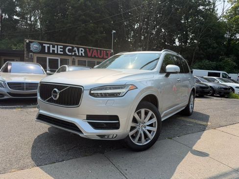 Used 2016 Volvo XC90 T6 Momentum w/ Momentum Plus Package AWD/4WD image 2