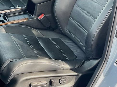 Used 2022 Honda CR-V Touring image 19