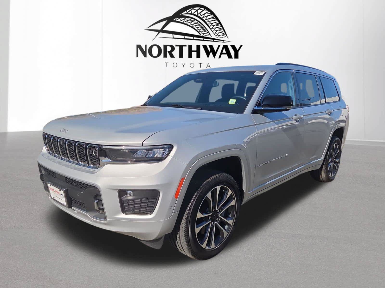 Used 2024 Jeep Grand Cherokee L Overland w/ Advanced Protech Group III AWD/4WD image 8