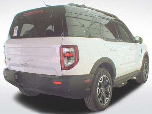 Used 2025 Ford Bronco Sport Outer Banks w/ Outer Banks Tech Package+ AWD/4WD image 2