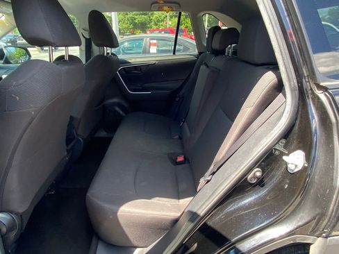 Used 2021 Toyota RAV4 LE FWD image 8