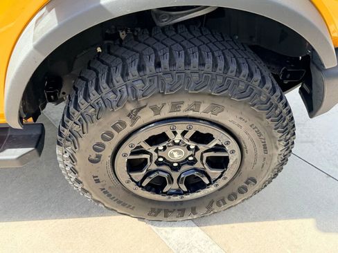 Used 2022 Ford Bronco Wildtrak image 14
