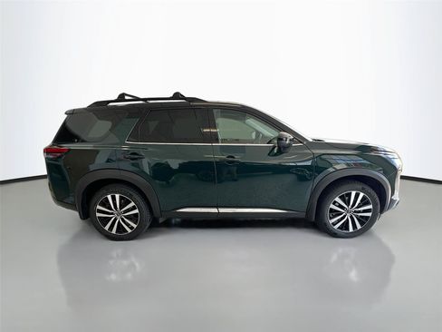 Used 2024 Nissan Pathfinder Platinum AWD/4WD image 18