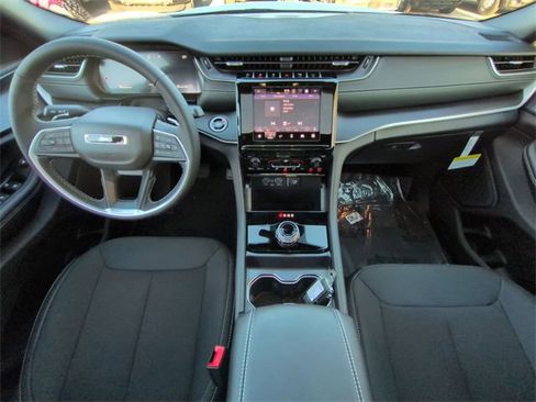 New 2025 Jeep Grand Cherokee Laredo X image 14