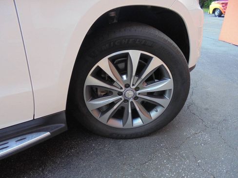 Used 2015 Mercedes-Benz GL 450 4MATIC w/ Lighting Package image 28