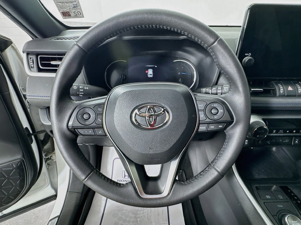 Used 2024 Toyota RAV4 XSE AWD/4WD image 15