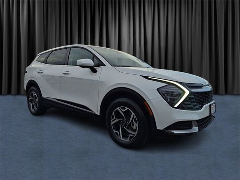 Certified 2024 Kia Sportage LX image 1