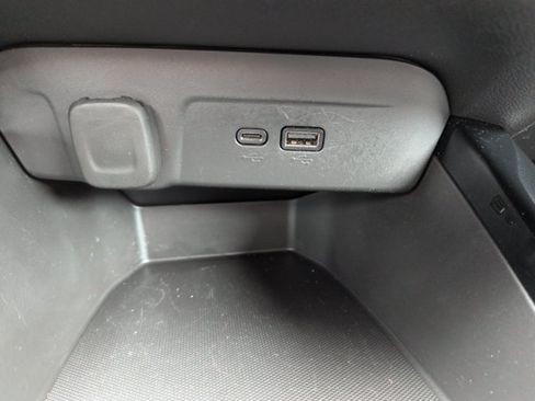 Used 2025 Chevrolet Trax RS w/ Driver Confidence Package FWD image 40