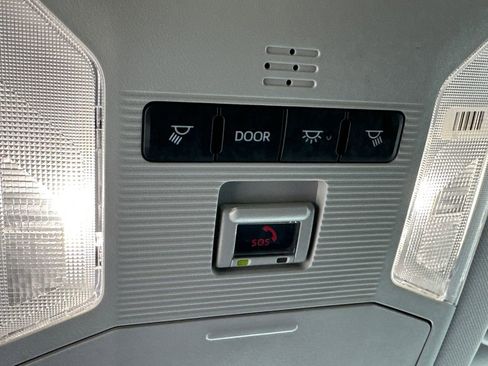 Used 2025 Toyota RAV4 XLE AWD/4WD image 29