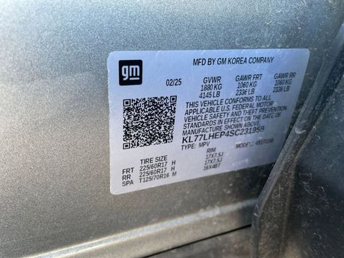 Used 2025 Chevrolet Trax LT w/ LT Convenience Package image 29