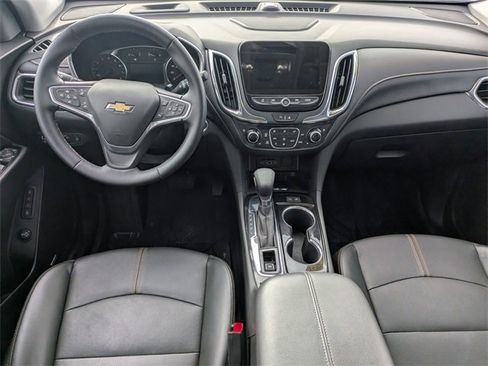 Used 2023 Chevrolet Equinox Premier image 17