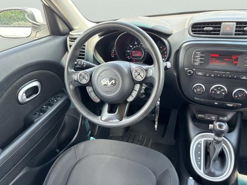 Used 2016 Kia Soul FWD image 10