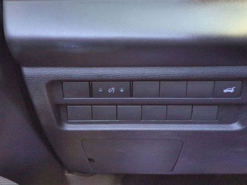 Used 2023 Mitsubishi Outlander SE image 18