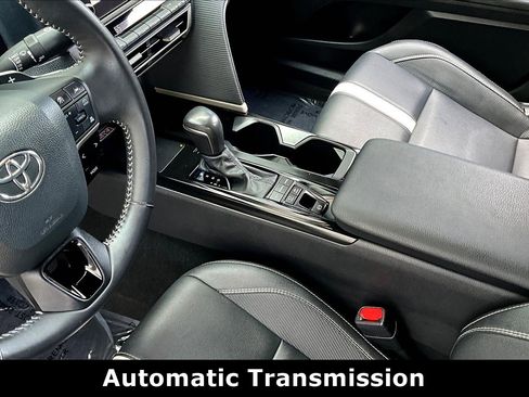 Used 2025 Toyota Camry SE image 17