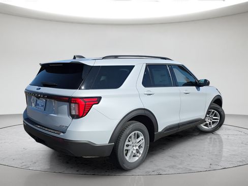 New 2026 Ford Explorer Active AWD/4WD image 4