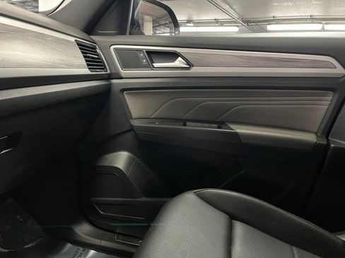 Used 2023 Volkswagen Atlas Cross Sport SE w/ Panoramic Sunroof Package AWD/4WD image 31
