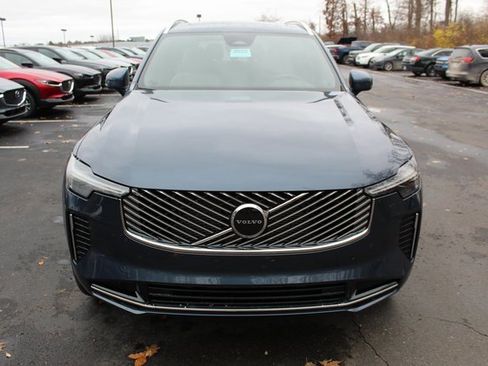 New 2026 Volvo XC90 B5 Core w/ Protection Package Premier image 8