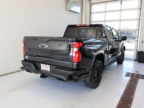 New 2026 Chevrolet Silverado 1500 High Country w/ High Country Premium Package AWD/4WD image 3