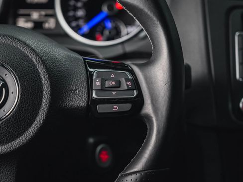 Used 2012 Volkswagen Golf 4-Door image 40