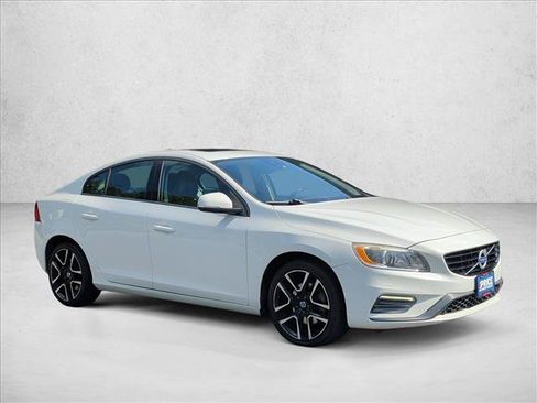 Used 2018 Volvo S60 T5 Dynamic w/ Vision Package FWD image 3
