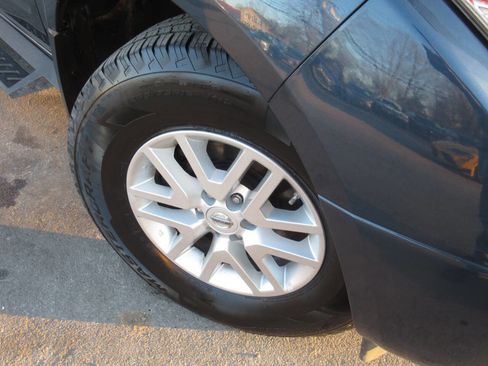 Used 2019 Nissan Frontier SV image 4