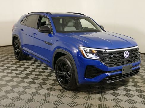 Used 2025 Volkswagen Atlas Cross Sport SEL R-Line AWD/4WD image 1