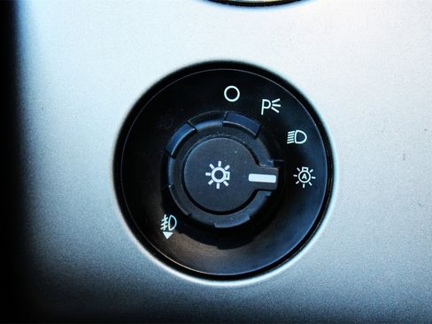 Used 2017 Ford Expedition XLT image 24