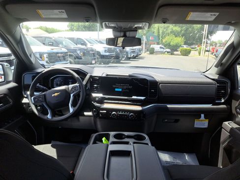 Used 2025 Chevrolet Silverado 1500 LT AWD/4WD image 34