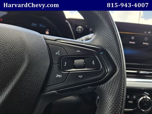 Certified 2025 Chevrolet Trax LT FWD image 16