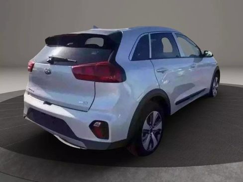 Used 2020 Kia Niro LX image 8