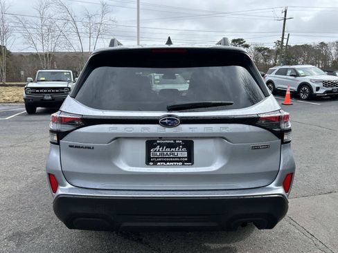 Used 2025 Subaru Forester Premium AWD/4WD image 4