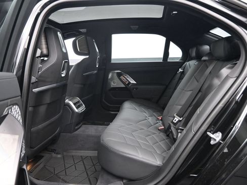 Used 2024 BMW 760i xDrive w/ Executive Package AWD/4WD image 27