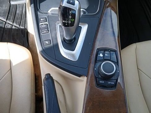 Used 2016 BMW 320i Sedan image 20