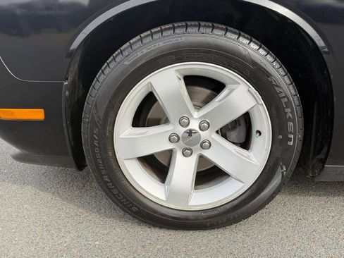 Used 2013 Dodge Challenger SXT Plus image 10