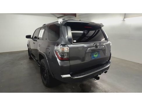 Used 2022 Toyota 4Runner SR5 Premium w/ Moonroof Package AWD/4WD image 7