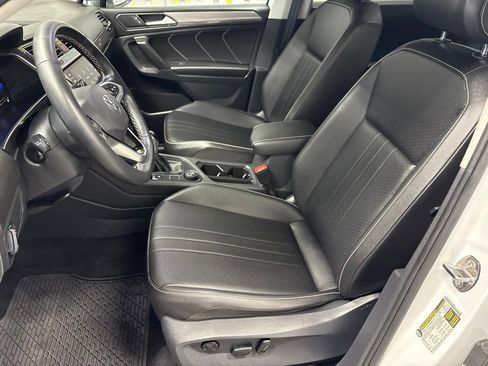 Used 2022 Volkswagen Tiguan SE AWD/4WD image 15