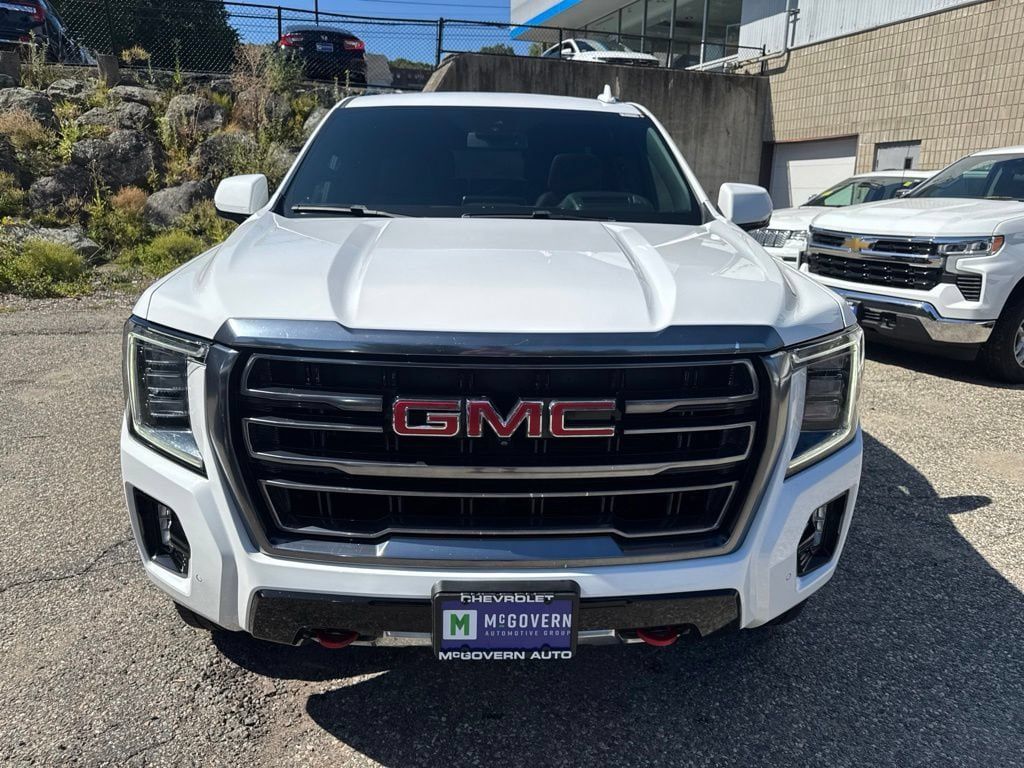 Used 2023 GMC Yukon AT4 w/ AT4 Premium Package AWD/4WD image 9