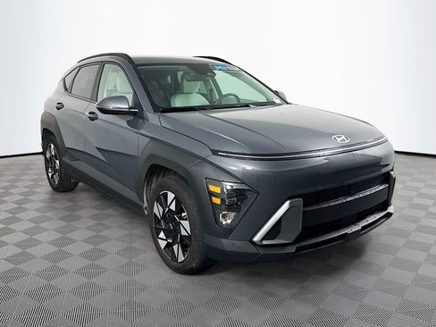 Used 2025 Hyundai Kona SEL image 3
