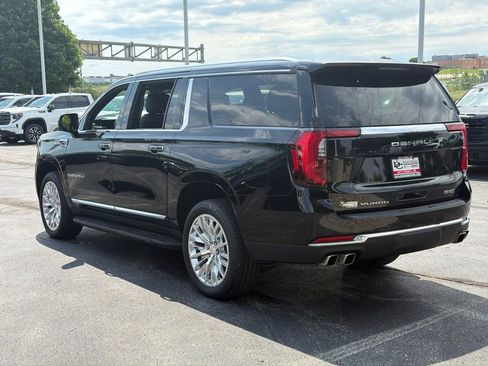 Used 2025 GMC Yukon XL Denali AWD/4WD image 11
