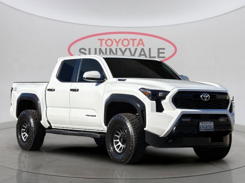 Used 2024 Toyota Tacoma TRD Off-Road image 10