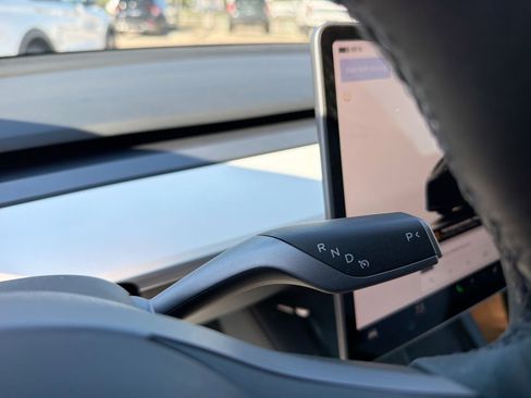Used 2024 Tesla Model Y Performance AWD/4WD image 36