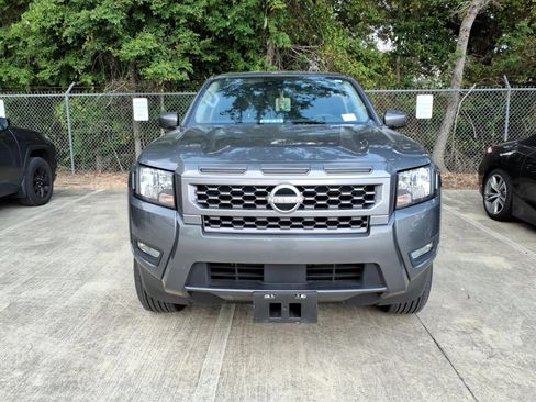 Used 2025 Nissan Frontier SV w/ SV Convenience Package RWD image 3