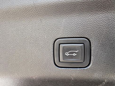 Used 2023 GMC Yukon Denali AWD/4WD image 10