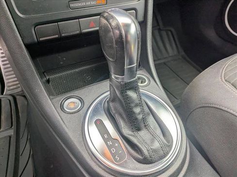 Used 2012 Volkswagen Beetle 2.0T image 11