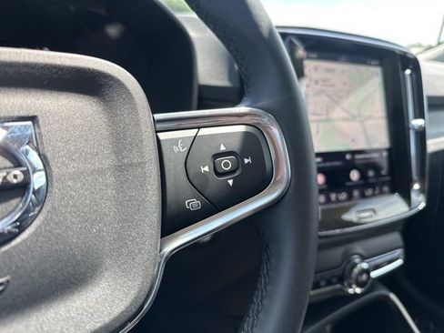 Certified 2026 Volvo XC40 B5 Plus AWD/4WD image 28