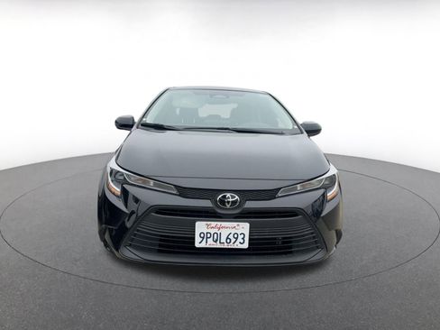 Used 2025 Toyota Corolla LE image 2