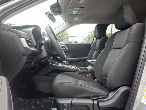 Used 2024 Mitsubishi Outlander ES image 13