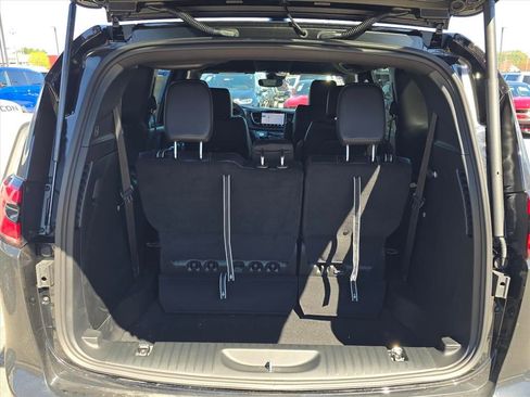 New 2026 Chrysler Pacifica Select image 9