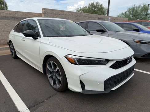 Used 2025 Honda Civic Sport Touring image 5
